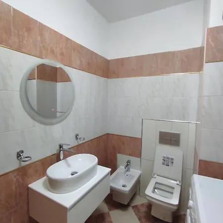 Joni's Small Golem (Tirana)