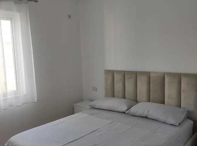 Joni's Small * Golem (Tirana)