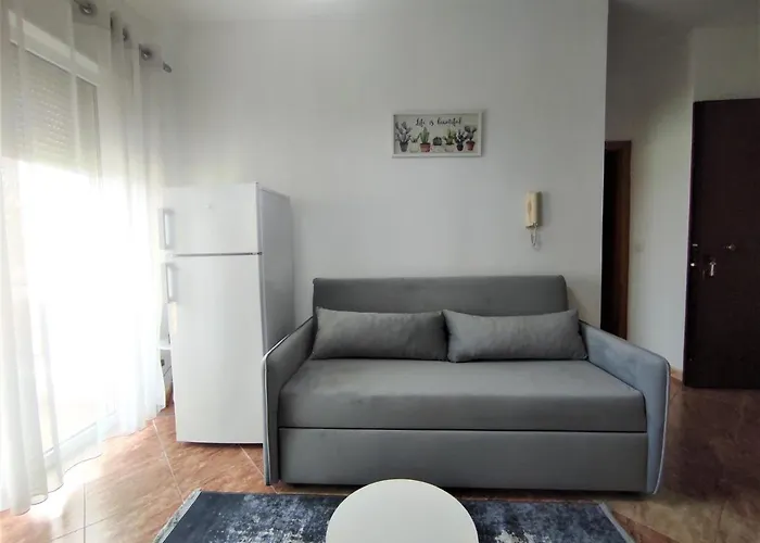 Joni's Small Apartment