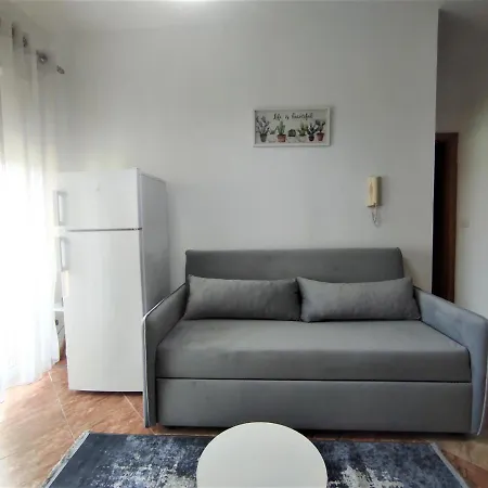 Joni's Small Appartement