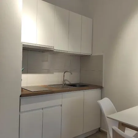 Joni's Small Apartament *