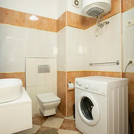Joni's Small Апартаменты *